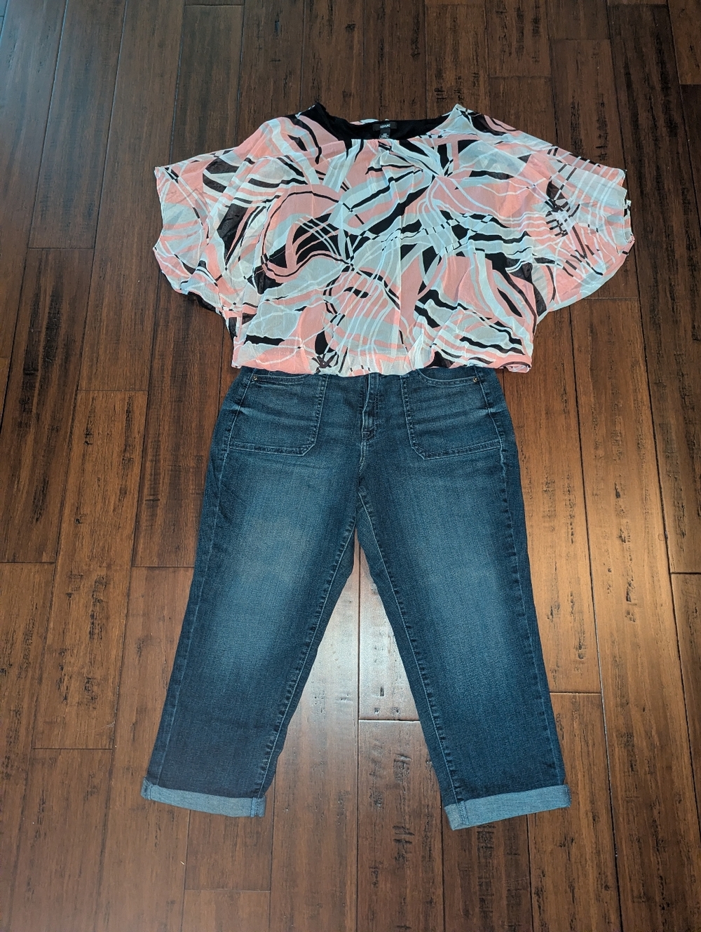 Capri Outfit- Includes Pants And Top/ Size 14 & 2XL